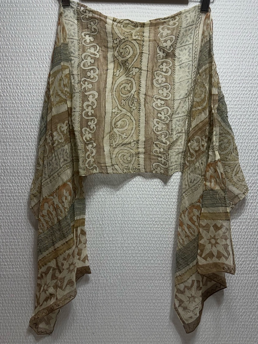 Ann Taylor brand scarf features a sheer 100% silk construction with a geometric